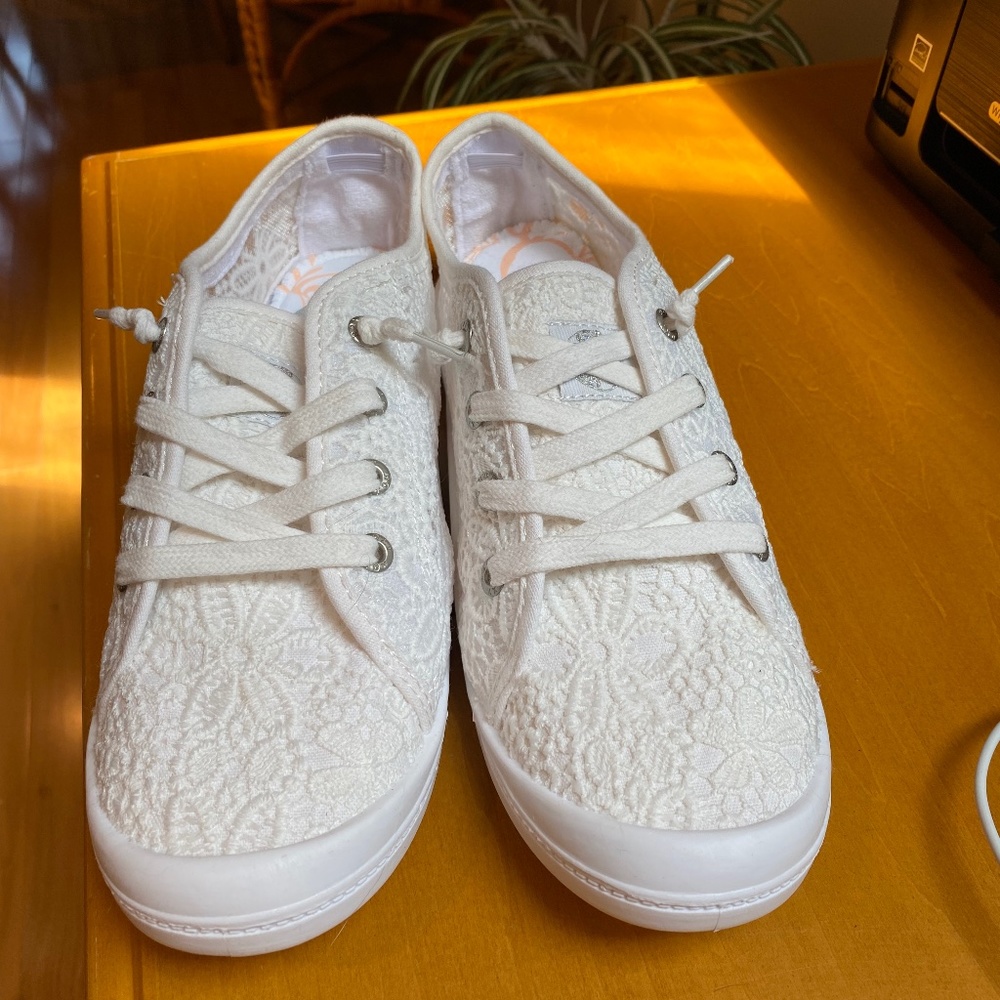 Roxy Bayshore sneakers NWOT
